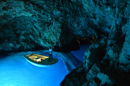 Modra Špilja (Blue Cave)